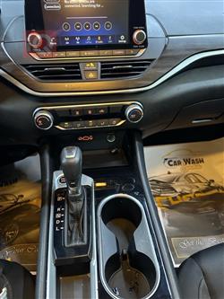 نيسان ألتيما